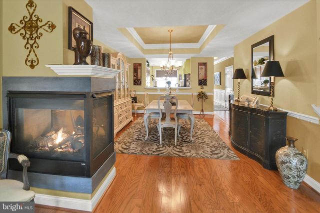 300 REAGAN DR, Sellersville, PA 18960