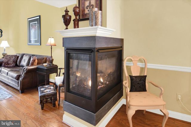 300 REAGAN DR, Sellersville, PA 18960