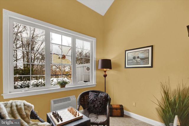 300 REAGAN DR, Sellersville, PA 18960