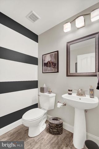 300 REAGAN DR, Sellersville, PA 18960