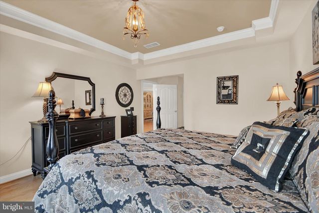 300 REAGAN DR, Sellersville, PA 18960