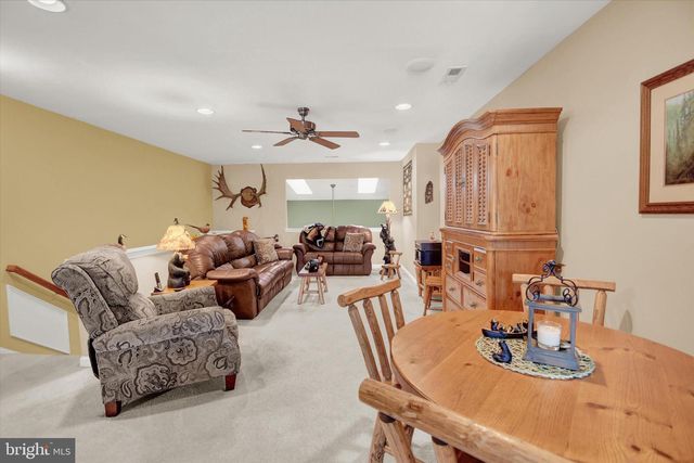 300 REAGAN DR, Sellersville, PA 18960