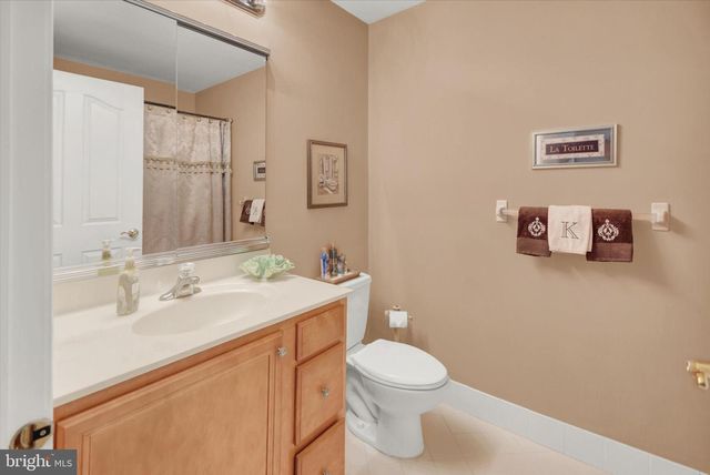 300 REAGAN DR, Sellersville, PA 18960