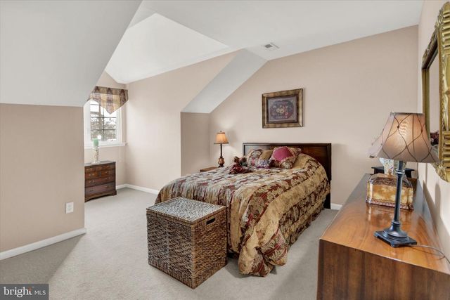 300 REAGAN DR, Sellersville, PA 18960