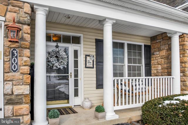 300 REAGAN DR, Sellersville, PA 18960