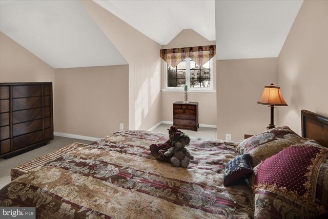 300 REAGAN DR, Sellersville, PA 18960