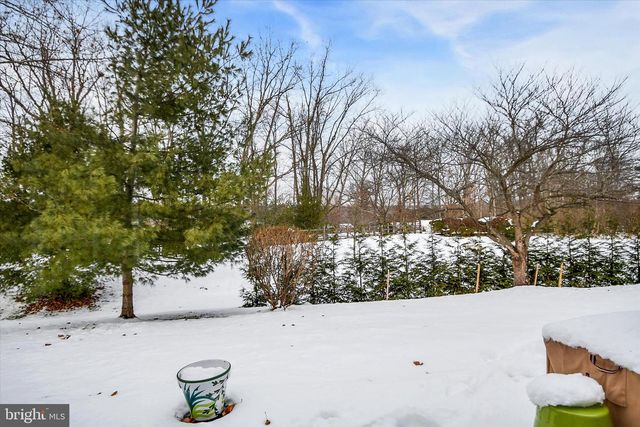 300 REAGAN DR, Sellersville, PA 18960