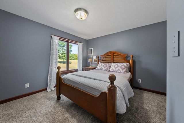 17980 Gambier Road, Mount Vernon, OH 43050