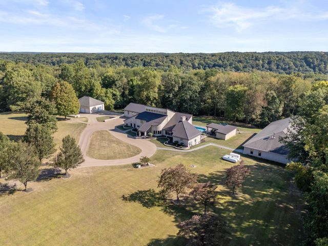 17980 Gambier Road, Mount Vernon, OH 43050