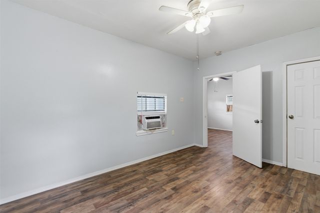 127 E Walker Street, Denison, TX 75021