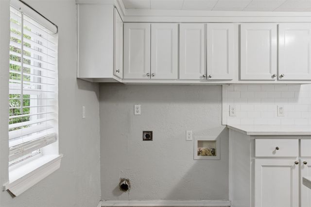 127 E Walker Street, Denison, TX 75021