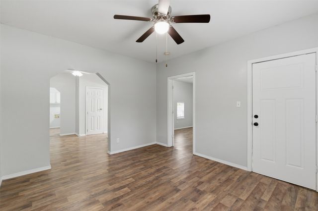 127 E Walker Street, Denison, TX 75021