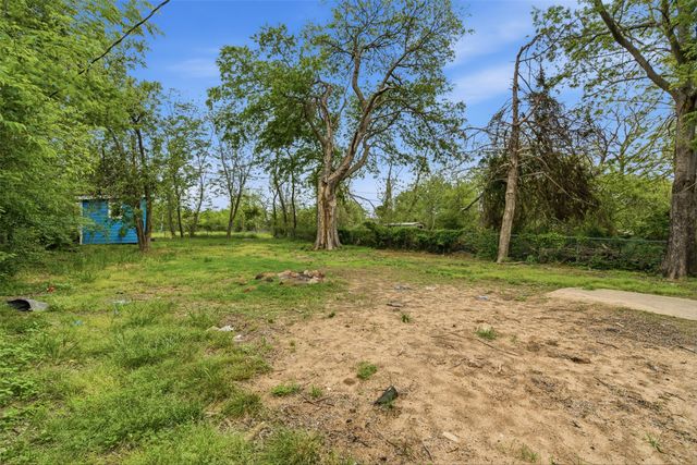 127 E Walker Street, Denison, TX 75021