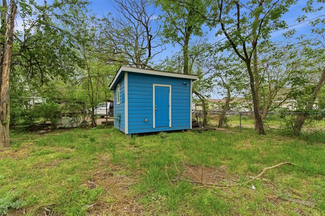 127 E Walker Street, Denison, TX 75021