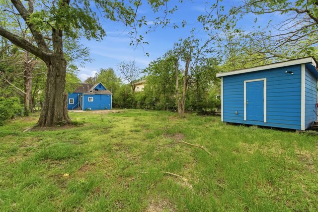 127 E Walker Street, Denison, TX 75021