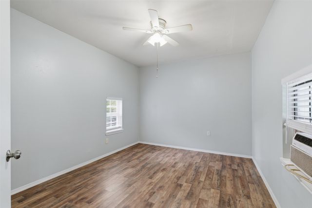 127 E Walker Street, Denison, TX 75021