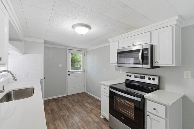 127 E Walker Street, Denison, TX 75021
