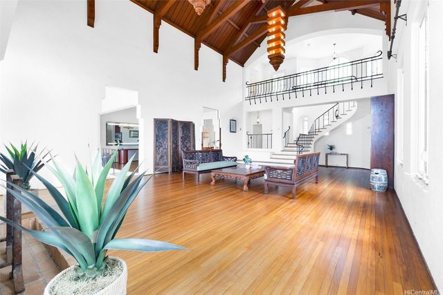 3647 Diamond Head Road, Honolulu, HI 96816