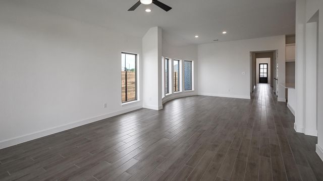 307 Watersong BND, Lockhart, TX 78644
