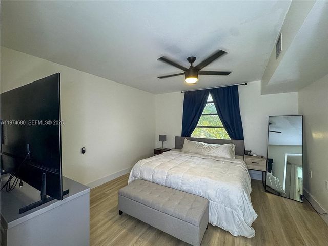 1709 Whitehall Dr 405, Davie, FL 33324