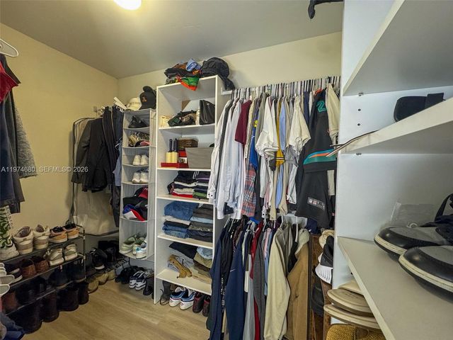 1709 Whitehall Dr 405, Davie, FL 33324