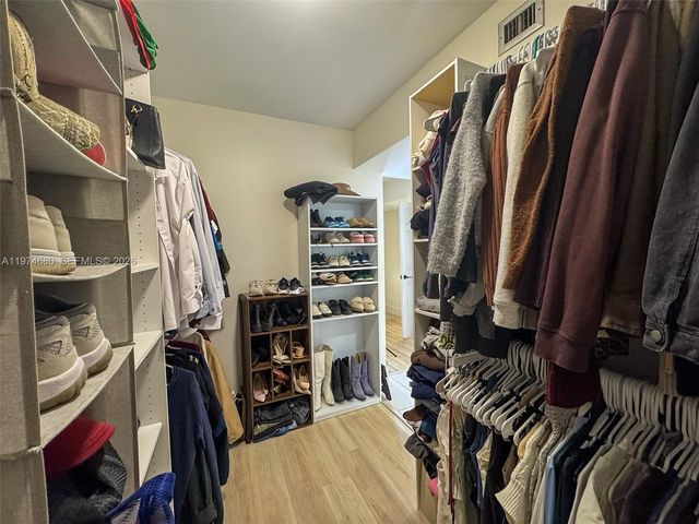 1709 Whitehall Dr 405, Davie, FL 33324