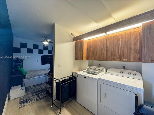 1709 Whitehall Dr 405, Davie, FL 33324