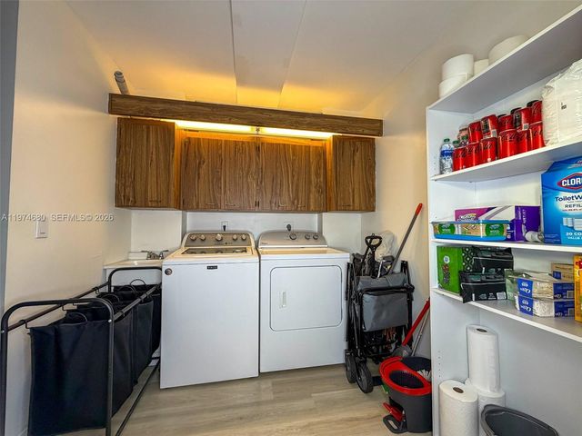 1709 Whitehall Dr 405, Davie, FL 33324