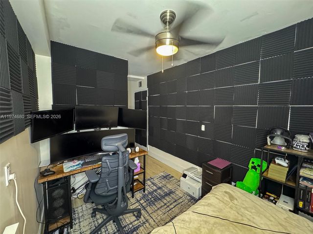 1709 Whitehall Dr 405, Davie, FL 33324