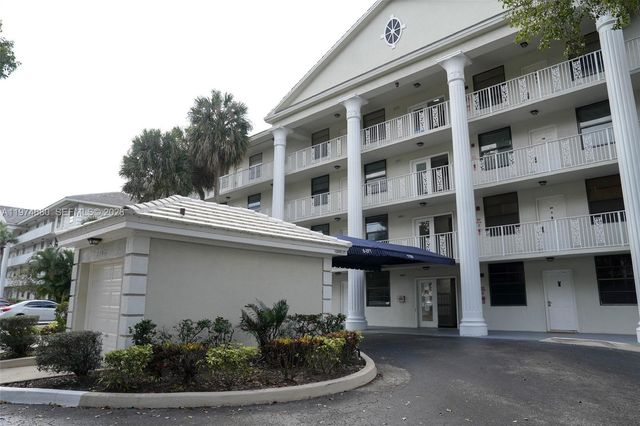 1709 Whitehall Dr 405, Davie, FL 33324