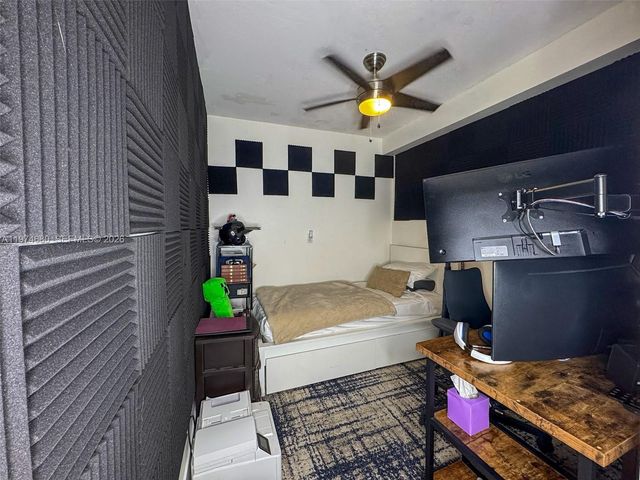 1709 Whitehall Dr 405, Davie, FL 33324