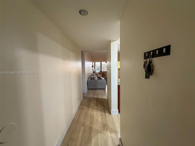 1709 Whitehall Dr 405, Davie, FL 33324