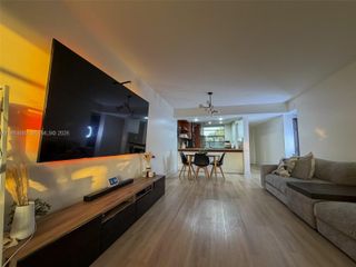 1709 Whitehall Dr 405, Davie, FL 33324