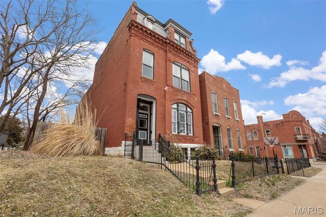 2705 Wyoming Street, St Louis, MO 63118