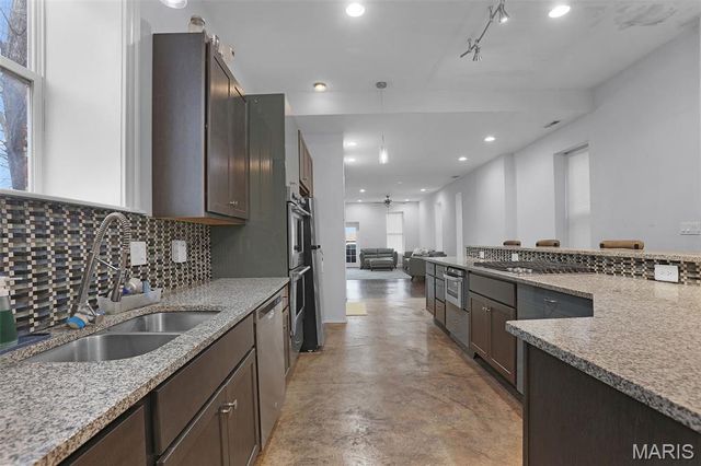 2705 Wyoming Street, St Louis, MO 63118