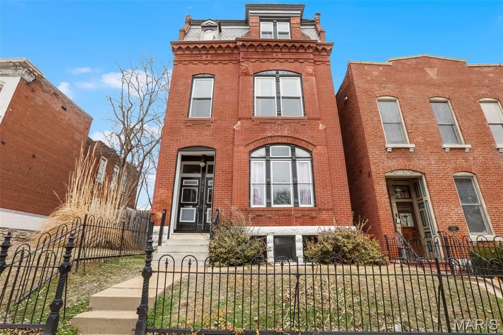 2705 Wyoming Street, St Louis, MO 63118