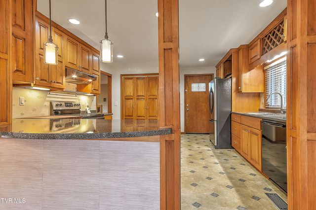 1621 Belmeade Drive, Kingsport, TN 37664