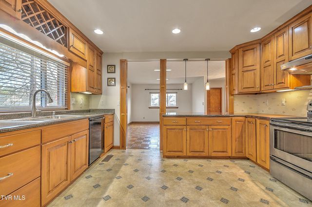 1621 Belmeade Drive, Kingsport, TN 37664