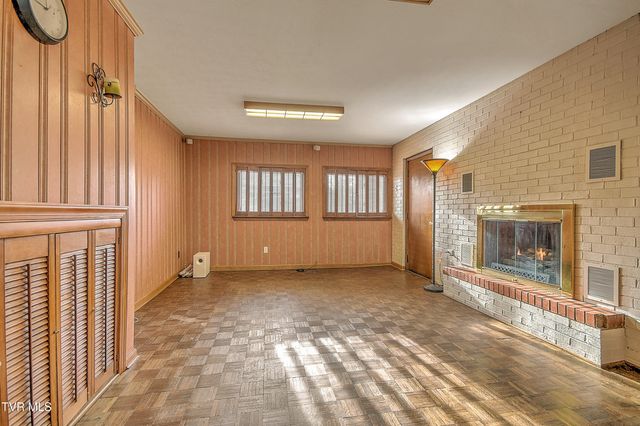 1621 Belmeade Drive, Kingsport, TN 37664