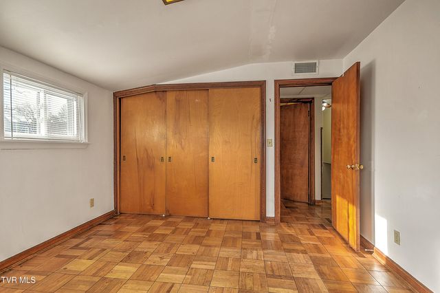 1621 Belmeade Drive, Kingsport, TN 37664