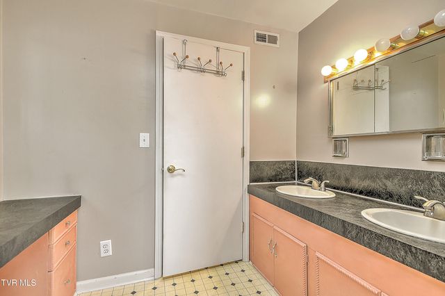 1621 Belmeade Drive, Kingsport, TN 37664