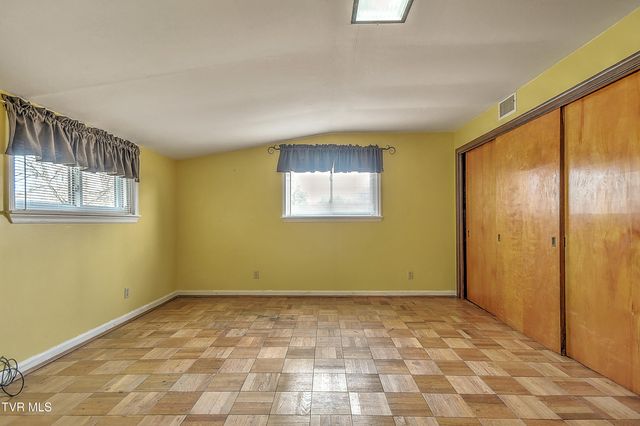 1621 Belmeade Drive, Kingsport, TN 37664