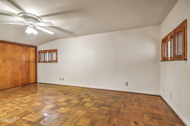 1621 Belmeade Drive, Kingsport, TN 37664