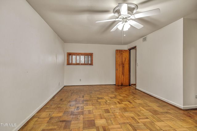 1621 Belmeade Drive, Kingsport, TN 37664