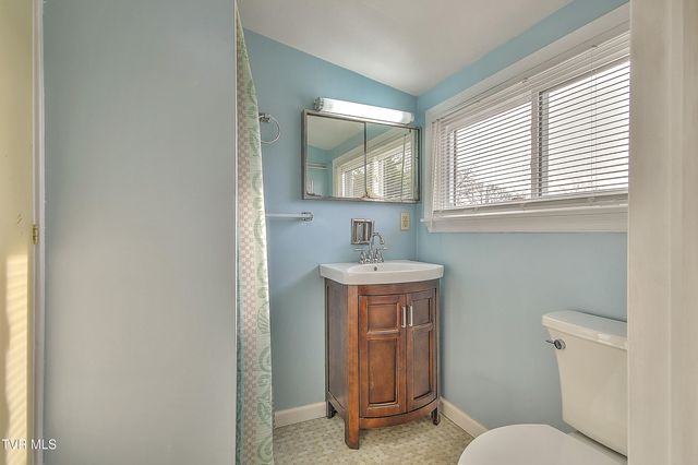 1621 Belmeade Drive, Kingsport, TN 37664