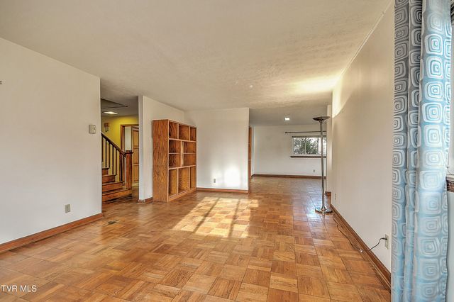 1621 Belmeade Drive, Kingsport, TN 37664