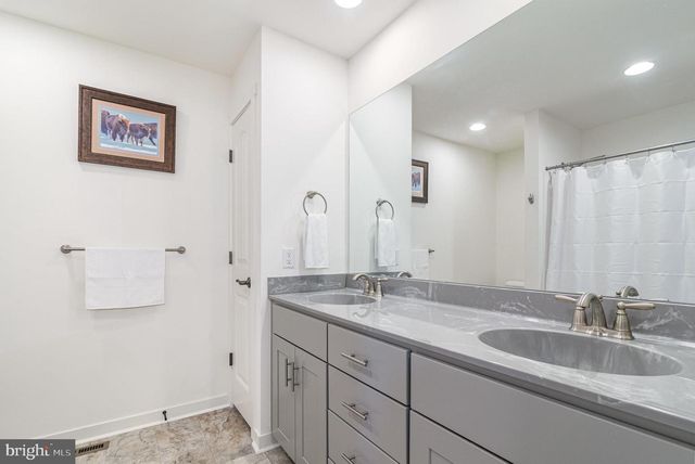 6201 OVERVIEW DR, Harrisburg, PA 17111