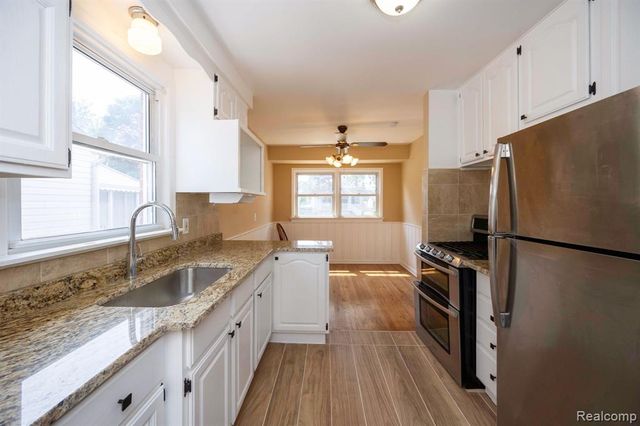 23314 Nona Street, Dearborn, MI 48124