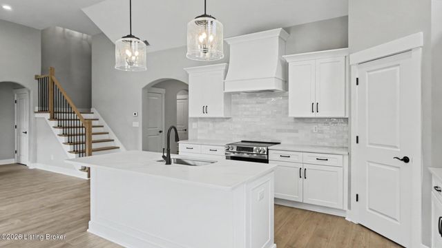 7902 Wagon Trail Ct, Louisville, KY 40291