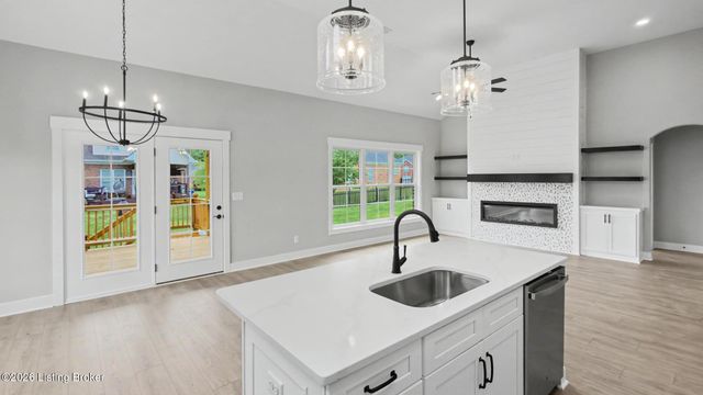 7902 Wagon Trail Ct, Louisville, KY 40291